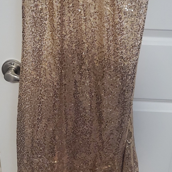 Evening sequence Dress - Picture 2 of 3
